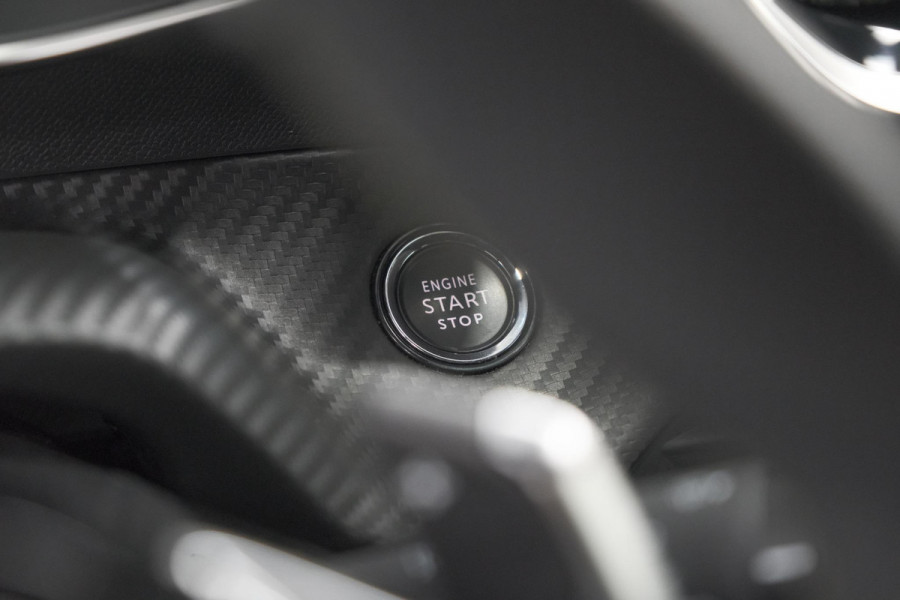 Peugeot 208 1.2 Hybrid 145 e-DCS6 GT | Alcantara Pakket | Camera | Apple Carplay | Stoelverwarming