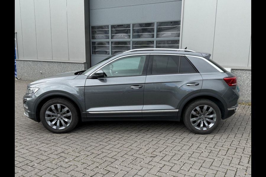 Volkswagen T-Roc 1.5 TSI SPORT Panorama Schuifdak Trekhaak Winter Camera etc