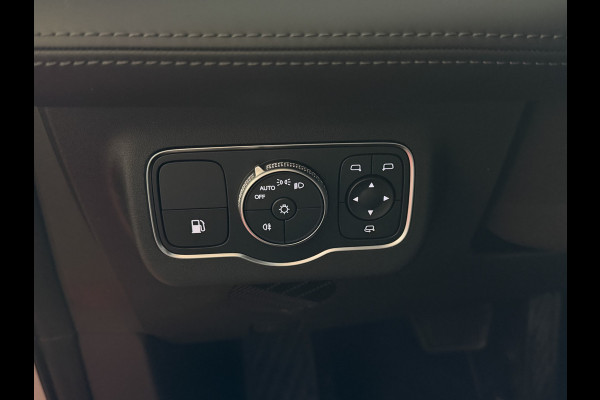 Omoda 9 OMODA 9 PREMIUM TECH GRAY AWD 145 KM ELEC MET BENZINE 1000KM 538 PK | 4WD 4X4