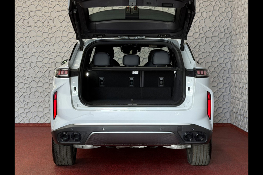 Omoda 9 OMODA 9 PREMIUM TECH GRAY AWD 145 KM ELEC MET BENZINE 1000KM 538 PK | 4WD 4X4