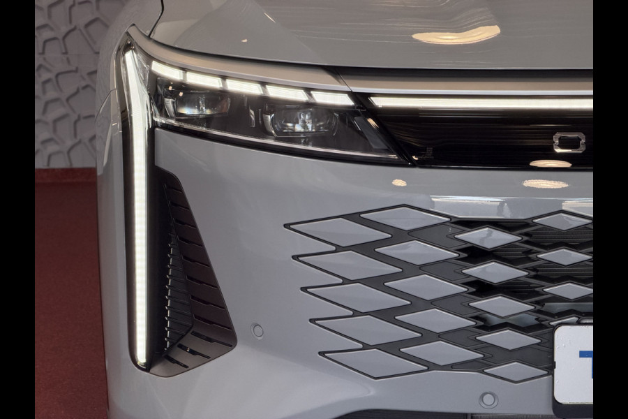 Omoda 9 OMODA 9 PREMIUM TECH GRAY AWD 145 KM ELEC MET BENZINE 1000KM 538 PK | 4WD 4X4