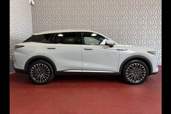 Omoda 9 OMODA 9 PREMIUM TECH GRAY AWD 145 KM ELEC MET BENZINE 1000KM 538 PK | 4WD 4X4