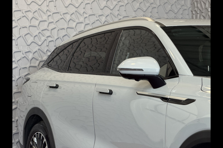 Omoda 9 OMODA 9 PREMIUM TECH GRAY AWD 145 KM ELEC MET BENZINE 1000KM 538 PK | 4WD 4X4