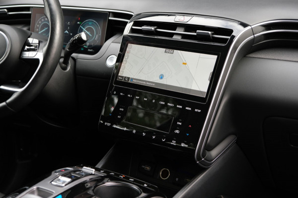 Hyundai Tucson 1.6 T-GDI PHEV 4WD *25dkm* AFN. Trekhaak | Navi | Camera *STOEL+STUURVERWARMING*