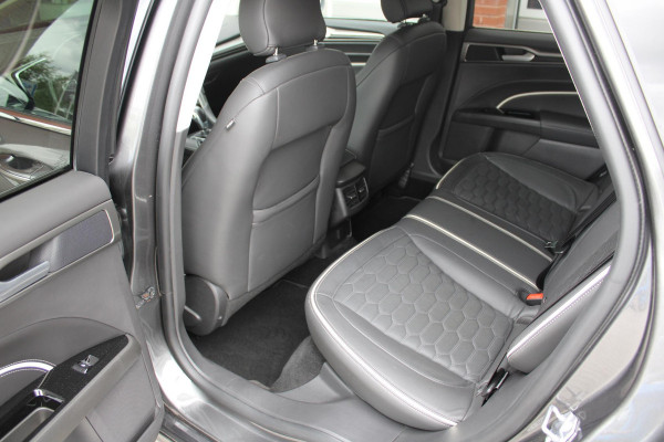 Ford Mondeo Wagon 2.0 IVCT HEV Vignale | 104.700 KM | Lederen interieur | Trekhaak | Adaptieve Cruise Control