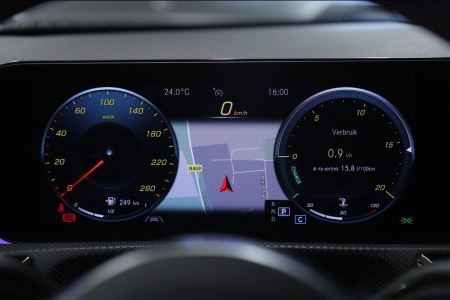 Mercedes-Benz CLA-Klasse 200 Business Solution AMG PANO/CAM/KEYLESS/LANEASSIST/VOL