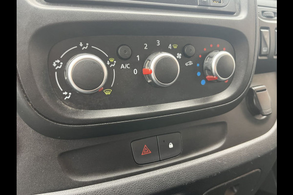 Renault Trafic 2.0 dCi 120pk L2 Comfort 3p Lease €287 p/m, Trekhaak, 2 Schuifdeuren, Airco, PDC, Cruise controle, Onderhoudshistorie aanwezig