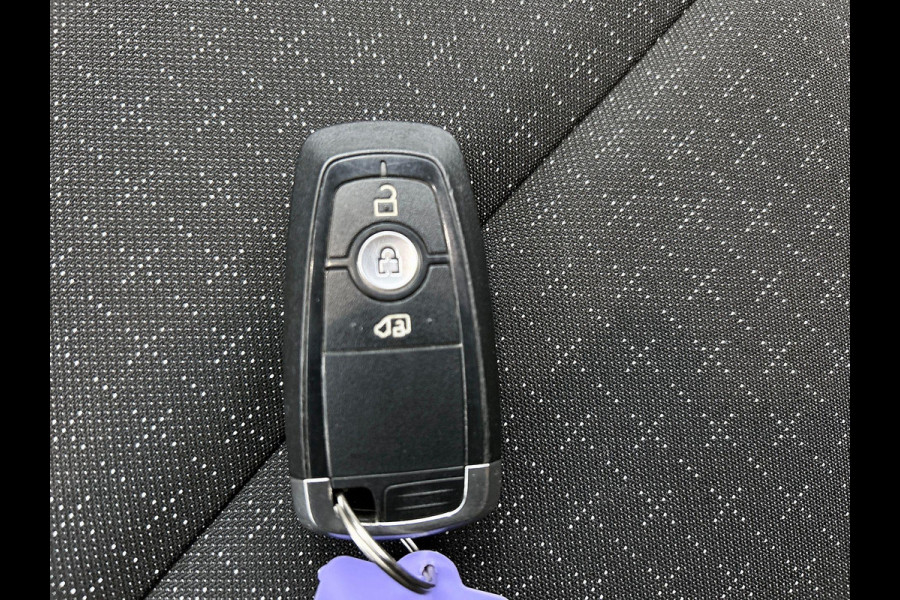 Ford Transit Custom 300 2.0 TDCI L2H1 Trend Nieuw Model Automaat Ford Transit Custom 300 2.0 TDCI L2H1 Trend NM Automaat Navigatie Parkeersensoren Camera
