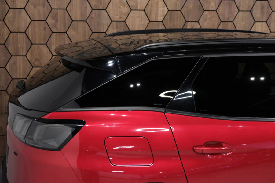 Peugeot 3008 1.2 PureTech GT *25.000km* 19" |BlackPack| Navi/Trekhaak/Apple Carplay
