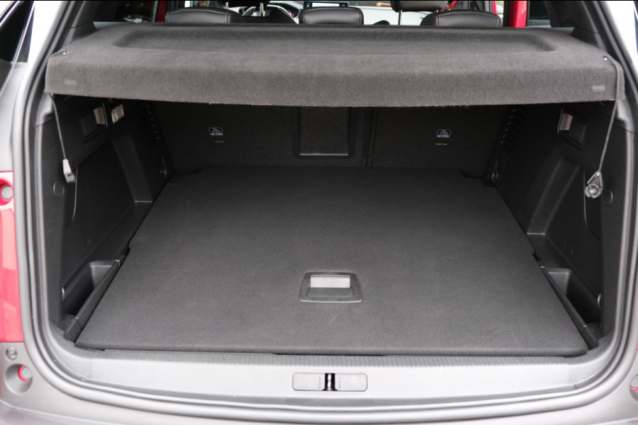 Peugeot 3008 1.2 PureTech GT *25.000km* 19" |BlackPack| Navi/Trekhaak/Apple Carplay