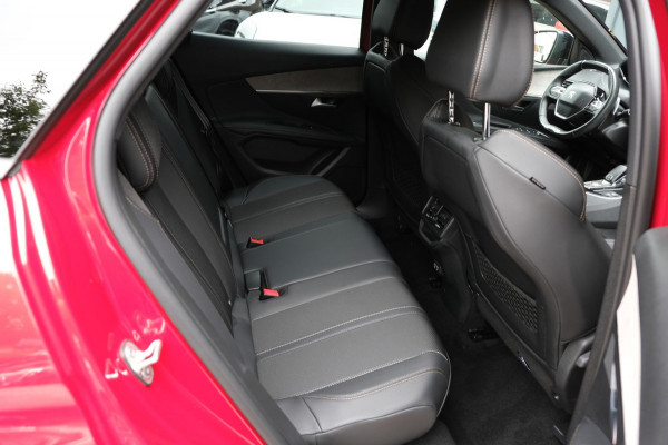 Peugeot 3008 1.2 PureTech GT *25.000km* 19" |BlackPack| Navi/Trekhaak/Apple Carplay