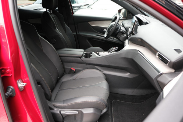 Peugeot 3008 1.2 PureTech GT *25.000km* 19" |BlackPack| Navi/Trekhaak/Apple Carplay