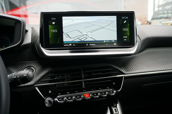 Peugeot 208 1.2 PureTech Allure Pack + CAMERA / 3D COCKPIT / STOELVERWARMING / APPLE CARPLAY / TREKHAAK