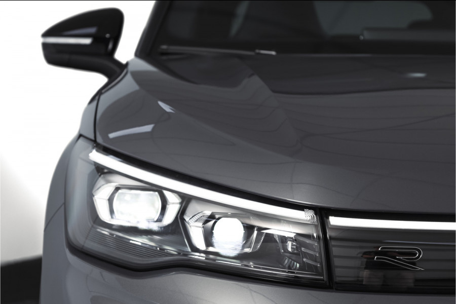 Volkswagen Tiguan 1.5 eHybrid 272PK R-Line Edition | Black Style | 15 inch Navi | Elek. Trekhaak | IQ Light | S/K-Panodak | Dig. Cockpit | Adapt. Cruise | Stoel-+Stuurverw. | 360 Camera | NAV + App. Connect | ECC | Elek. Klep | LM 20" | 4393