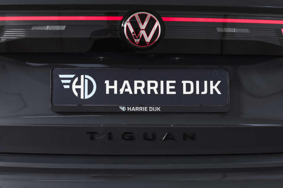 Volkswagen Tiguan 1.5 eHybrid 272PK R-Line Edition | Black Style | 15 inch Navi | Elek. Trekhaak | IQ Light | S/K-Panodak | Dig. Cockpit | Adapt. Cruise | Stoel-+Stuurverw. | 360 Camera | NAV + App. Connect | ECC | Elek. Klep | LM 20" | 4393