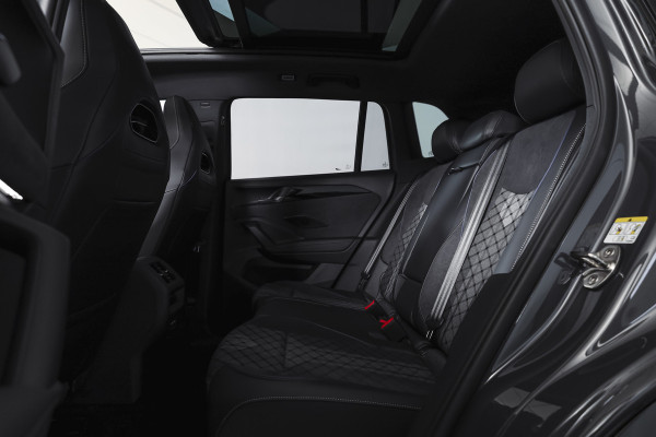 Volkswagen Tiguan 1.5 eHybrid 272PK R-Line Edition | Black Style | 15 inch Navi | Elek. Trekhaak | IQ Light | S/K-Panodak | Dig. Cockpit | Adapt. Cruise | Stoel-+Stuurverw. | 360 Camera | NAV + App. Connect | ECC | Elek. Klep | LM 20" | 4393