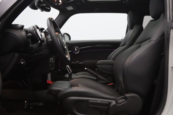MINI 3-deurs 1.5 Cooper 136 PK Automaat Camden Plus Edition, Panoramadak, LED, Leder, Climate Control