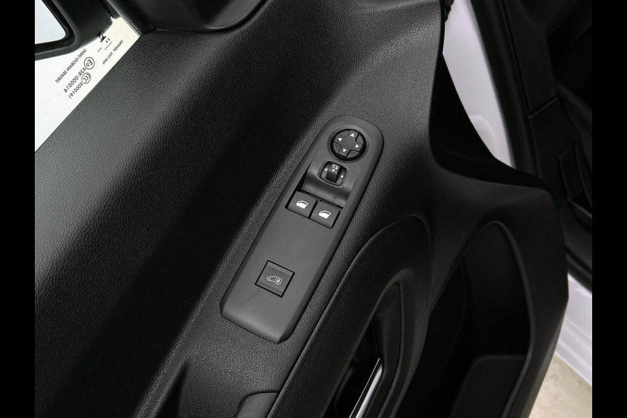 Opel Combo 1.5 BlueHDi 130pk L2 Automaat Apple Carplay / Android Auto Navigatie Trekhaak Airco Camera Cruise Control Parkeersensoren V+A DAB