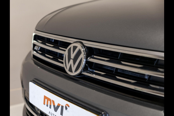 Volkswagen Tiguan 1.5 TSI ACT R-Line / 150pk / Panorama dak / Trekhaak / Achteruitrij camera / NAP / Dealer onderhouden /
