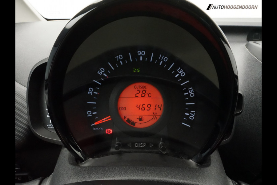 Citroën C1 1.0 VTi Shine Sport (APPLE CARPLAY,ACHTERUITRIJCAMERA,CRUISE CONTROL,AIRCO,LM-VELGEN,SPORTSTOELEN,MISTVERLICHTING)