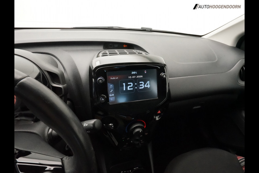 Citroën C1 1.0 VTi Shine Sport (APPLE CARPLAY,ACHTERUITRIJCAMERA,CRUISE CONTROL,AIRCO,LM-VELGEN,SPORTSTOELEN,MISTVERLICHTING)