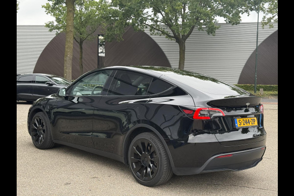 Tesla Model Y Long Range AWD 75 kWh VAN: 38.900,- VOOR: 35.877,- UW HERFSTVOORDEEL: 3.023,-|SOH 92%| ORIGINEEL NED. NAP| 1STE EIGENAAR!| FABRIEKSGARANTIE OP ACCU & AANDRIJFLIJN TOT 2031 OF 192.000 KM| BTW VERREKENBAAR|