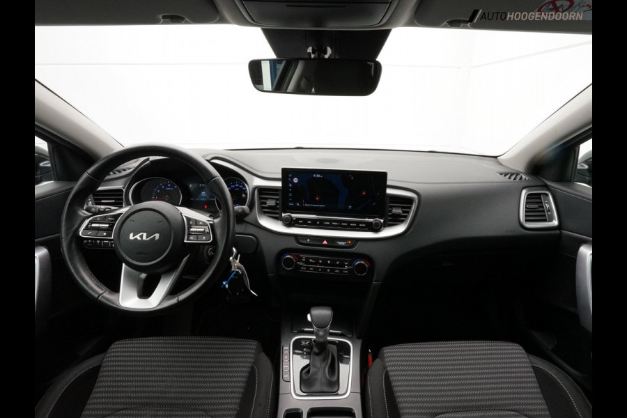 Kia Ceed 1.5 T-GDi MHEV DynamicLine Luxe (APPLE CARPLAY,ACHTERUITRIJCAMERA,PARKEERSENSOREN,LANE ASSIST,ADAPTIVE CRUISE,TOPCONDITIE