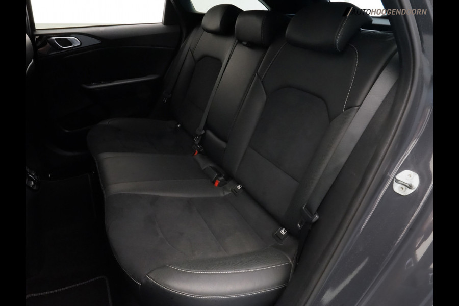 Kia Ceed Sportswagon 1.5 T-GDI GT-PlusLine (PANORAMADAK,JBL-SOUND,STUUR-STOELVERWARMING,CLIMATE,ELEKTRISCHE STOELEN,CAMERA)