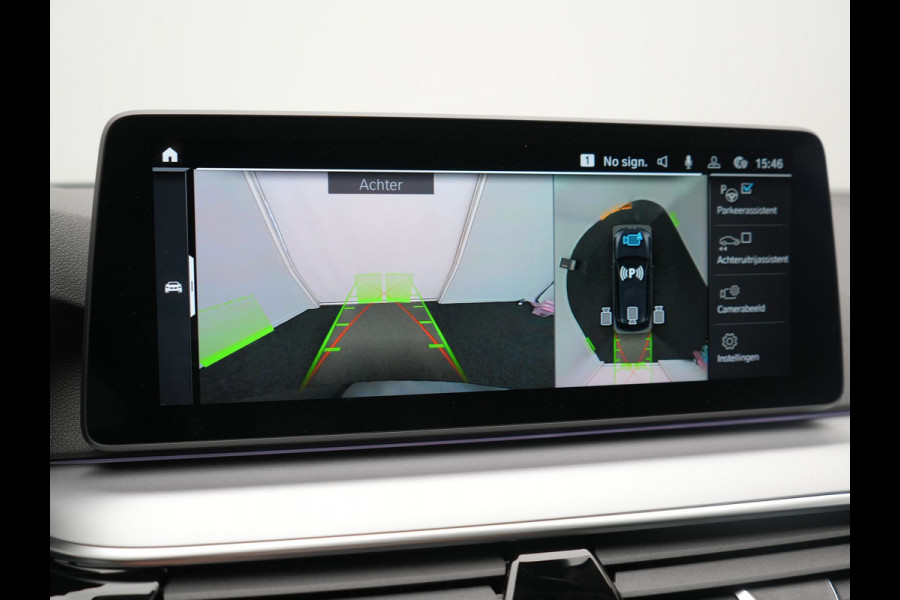 BMW 5 Serie Touring 530e xDrive Business Edition Plus 293pk Dealer O.H. | Panodak | Adaptive Cruise | Head Up | Laser LED | 360 Camera | Lederen Comfortzetels Verwarmd | Sfeerverlichting | Keyless | Blis | Apple Carplay | Hifi Audio | Navigatie | DAB | Plug In Hybrid |