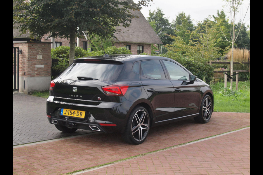 Seat Ibiza 1.0 TSI FR Business Intense | Camera | Apple Carplay | Trekhaak | Virtual Cockpit | NL-Auto |