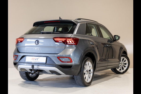 Volkswagen T-Roc 1.0 TSI Life Business / 110pk / Trekhaak / Stoelverwarming / NAP / Dealer onderhouden /