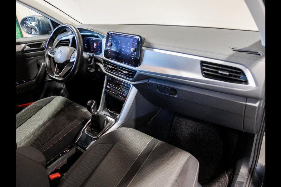 Volkswagen T-Roc 1.0 TSI Life Business / 110pk / Trekhaak / Stoelverwarming / NAP / Dealer onderhouden /
