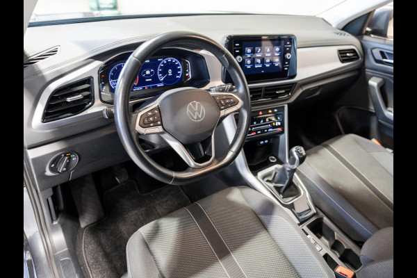 Volkswagen T-Roc 1.0 TSI Life Business / 110pk / Trekhaak / Stoelverwarming / NAP / Dealer onderhouden /