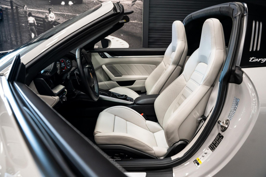 Porsche 911 3.0 Targa 4 *Exclusive Manufaktur / BOSE / Sport-Chrono / Hefsysteem-vooras / Sport-design / Sportstoelen Plus*