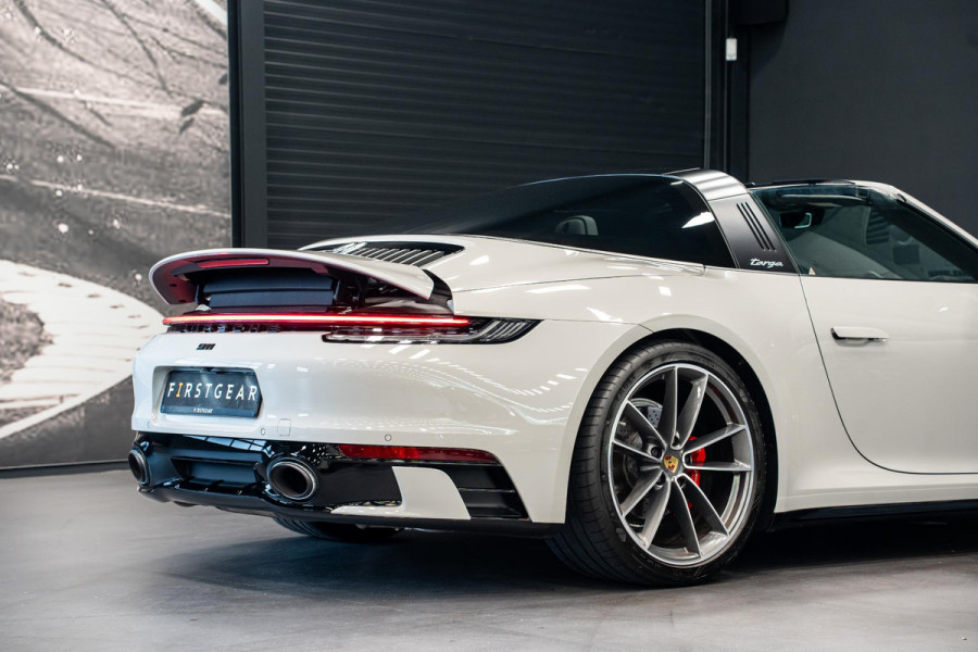 Porsche 911 3.0 Targa 4 *Exclusive Manufaktur / BOSE / Sport-Chrono / Hefsysteem-vooras / Sport-design / Sportstoelen Plus*