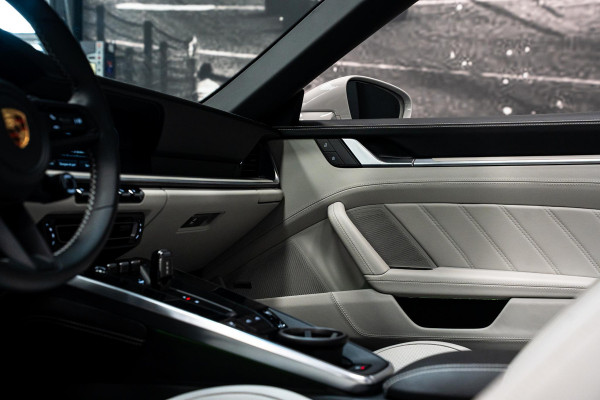 Porsche 911 3.0 Targa 4 *Exclusive Manufaktur / BOSE / Sport-Chrono / Hefsysteem-vooras / Sport-design / Sportstoelen Plus*