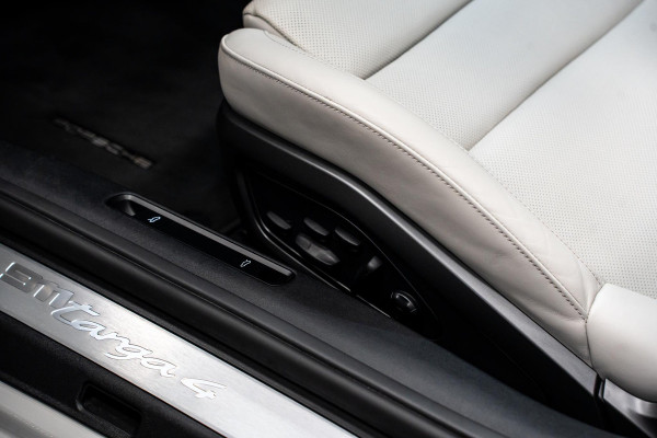 Porsche 911 3.0 Targa 4 *Exclusive Manufaktur / BOSE / Sport-Chrono / Hefsysteem-vooras / Sport-design / Sportstoelen Plus*