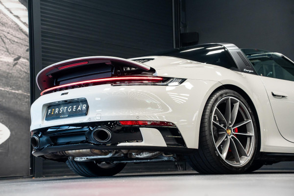 Porsche 911 3.0 Targa 4 *Exclusive Manufaktur / BOSE / Sport-Chrono / Hefsysteem-vooras / Sport-design / Sportstoelen Plus*
