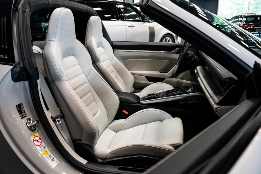 Porsche 911 3.0 Targa 4 *Exclusive Manufaktur / BOSE / Sport-Chrono / Hefsysteem-vooras / Sport-design / Sportstoelen Plus*