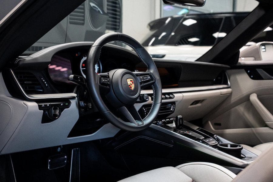 Porsche 911 3.0 Targa 4 *Exclusive Manufaktur / BOSE / Sport-Chrono / Hefsysteem-vooras / Sport-design / Sportstoelen Plus*