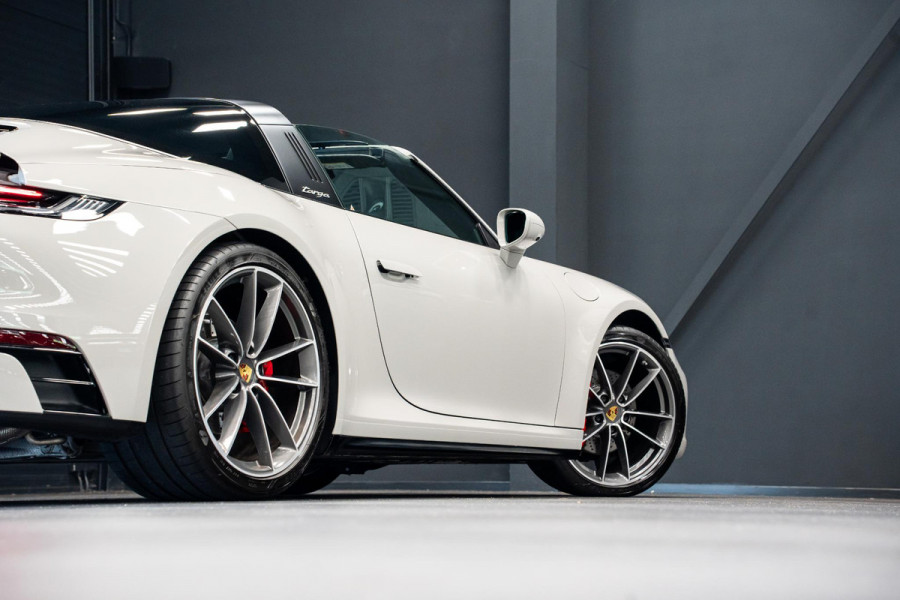 Porsche 911 3.0 Targa 4 *Exclusive Manufaktur / BOSE / Sport-Chrono / Hefsysteem-vooras / Sport-design / Sportstoelen Plus*