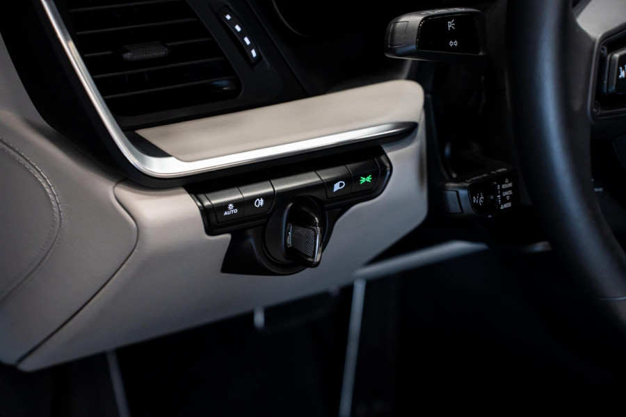 Porsche 911 3.0 Targa 4 *Exclusive Manufaktur / BOSE / Sport-Chrono / Hefsysteem-vooras / Sport-design / Sportstoelen Plus*