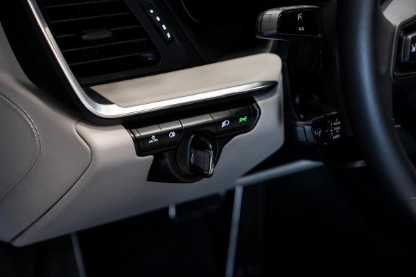 Porsche 911 3.0 Targa 4 *Exclusive Manufaktur / BOSE / Sport-Chrono / Hefsysteem-vooras / Sport-design / Sportstoelen Plus*