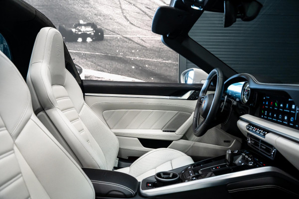Porsche 911 3.0 Targa 4 *Exclusive Manufaktur / BOSE / Sport-Chrono / Hefsysteem-vooras / Sport-design / Sportstoelen Plus*