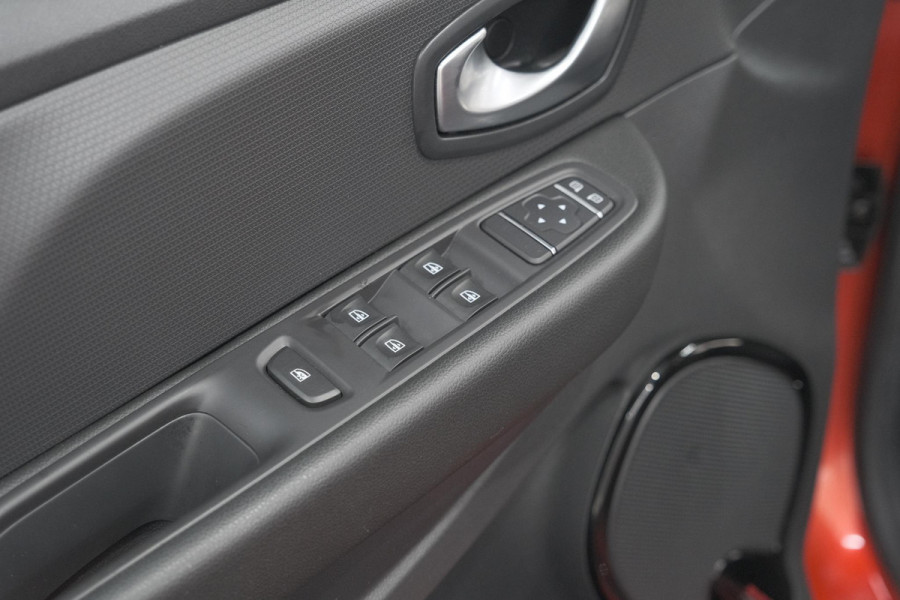 Renault Clio TCe 90 Limited | Trekhaak | Parkeersensoren | Navigatie | Cruise Control | Begrenzer | Bluetooth