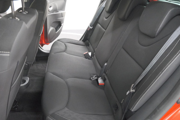 Renault Clio TCe 90 Limited | Trekhaak | Parkeersensoren | Navigatie | Cruise Control | Begrenzer | Bluetooth