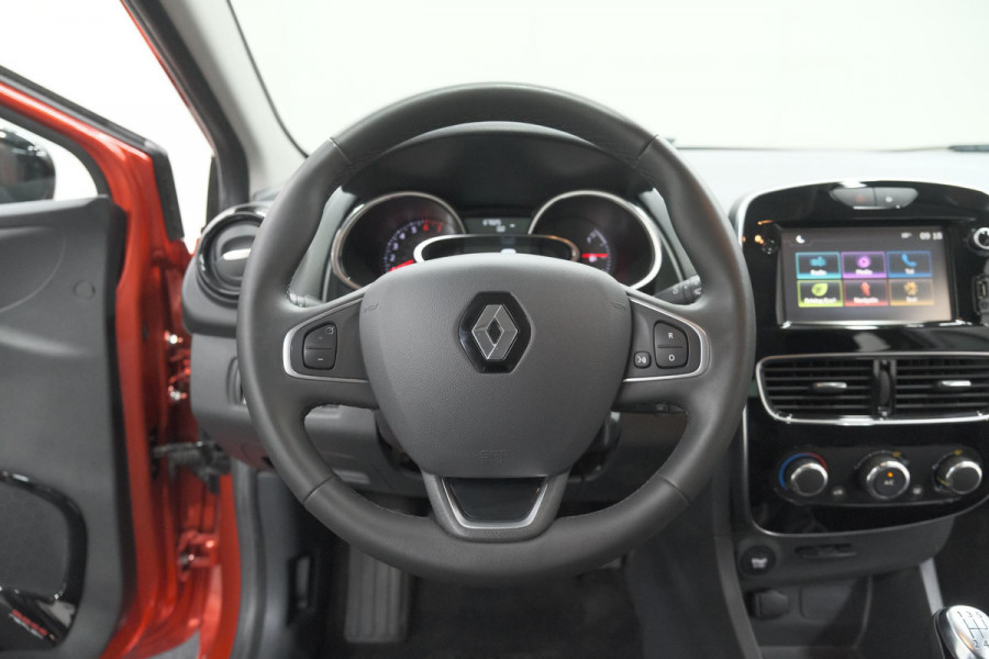Renault Clio TCe 90 Limited | Trekhaak | Parkeersensoren | Navigatie | Cruise Control | Begrenzer | Bluetooth