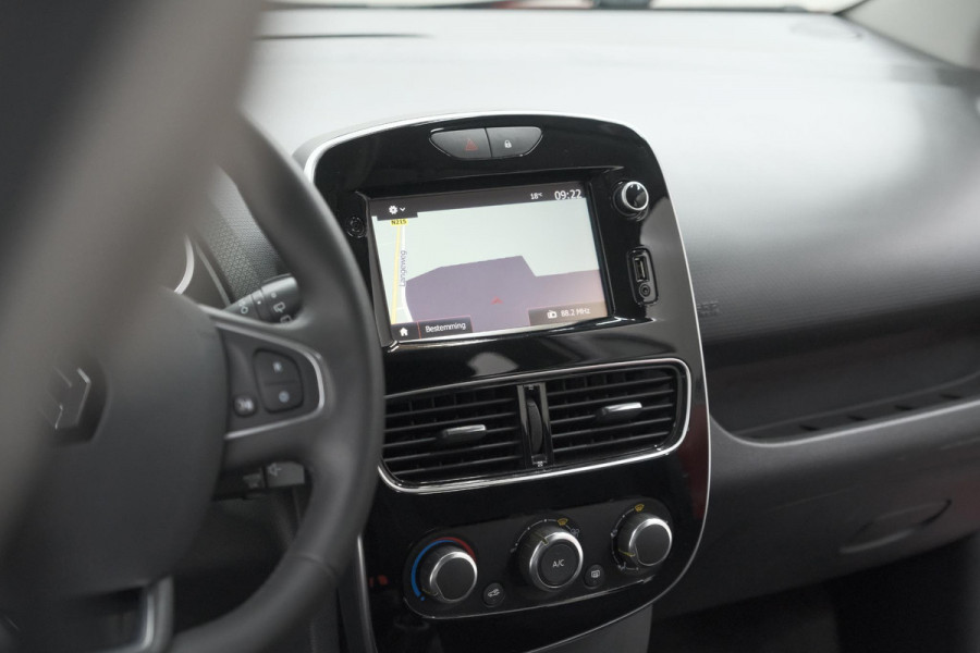 Renault Clio TCe 90 Limited | Trekhaak | Parkeersensoren | Navigatie | Cruise Control | Begrenzer | Bluetooth