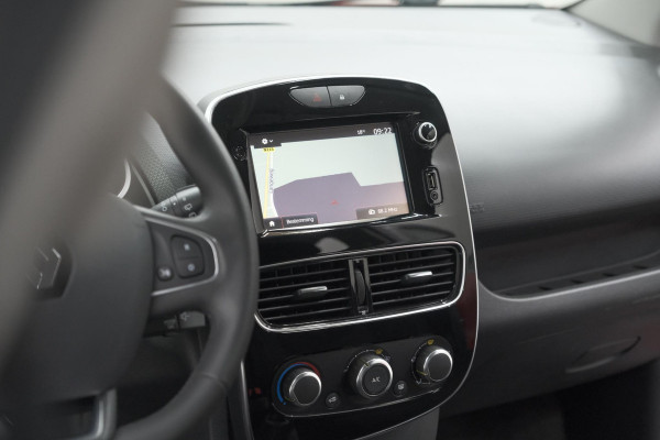 Renault Clio TCe 90 Limited | Trekhaak | Parkeersensoren | Navigatie | Cruise Control | Begrenzer | Bluetooth