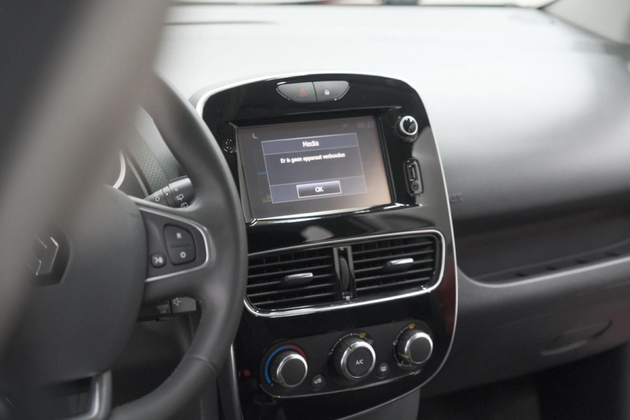 Renault Clio TCe 90 Limited | Trekhaak | Parkeersensoren | Navigatie | Cruise Control | Begrenzer | Bluetooth